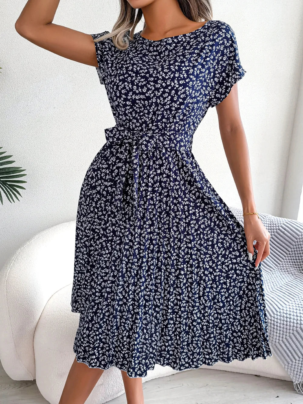 Brenda - Plisserad midiklänning med blommor